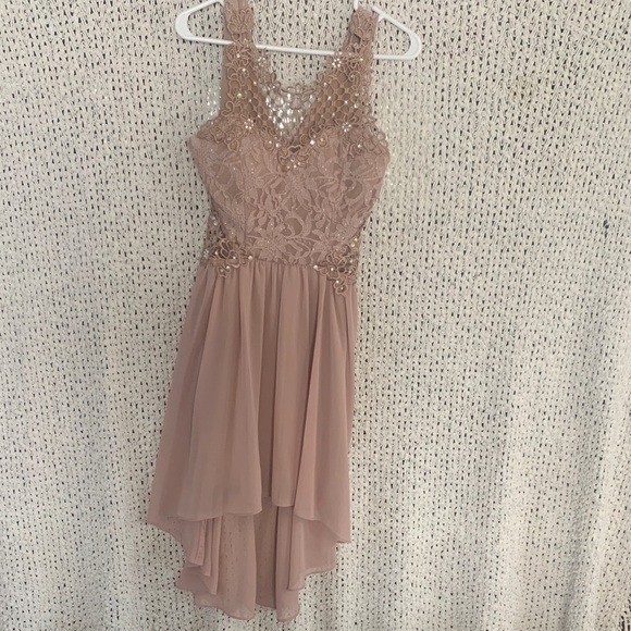 City Studio Dresses & Skirts - City studio Blush Lace & Chiffon Hi-Low Dress